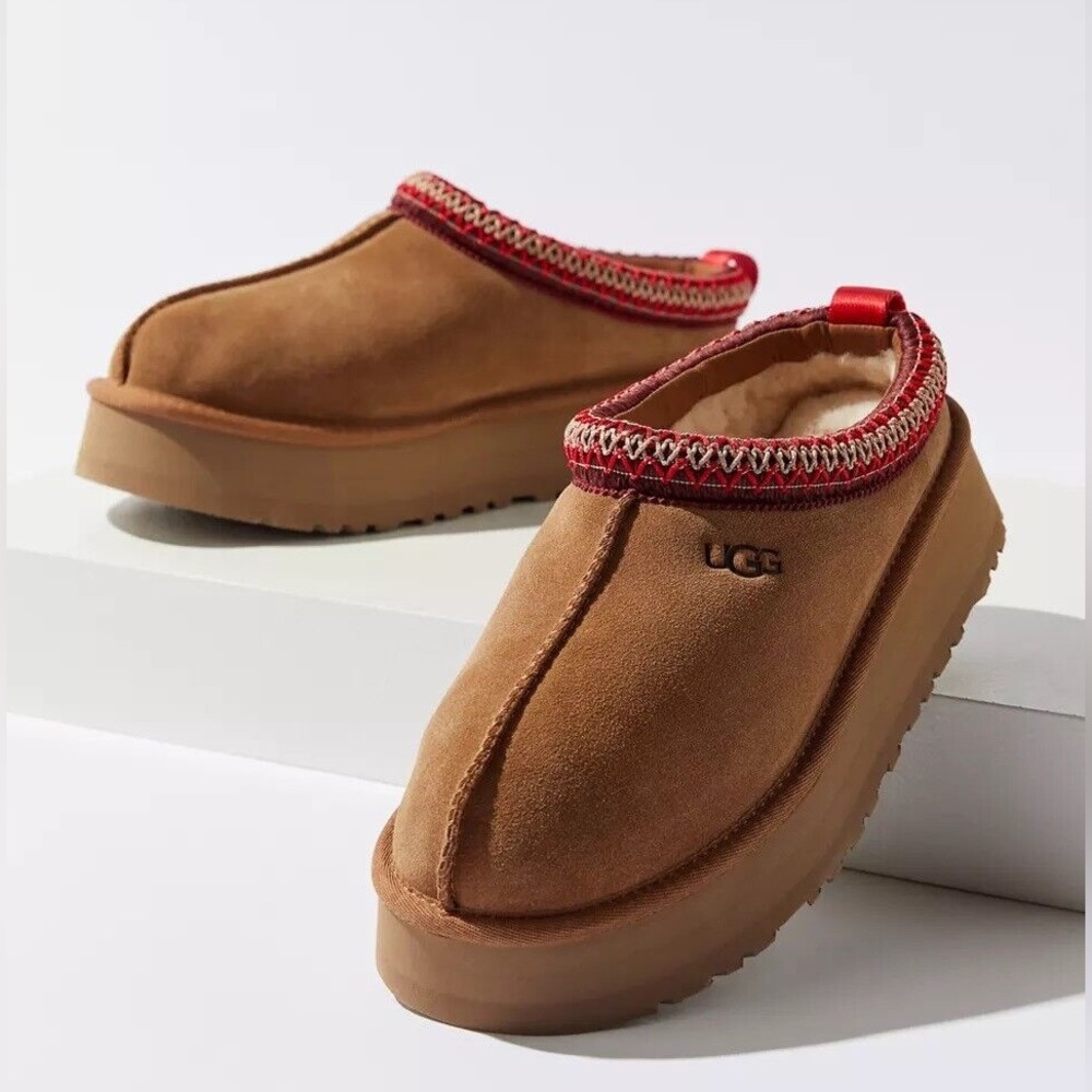 UGG Tazz slippers (chestnut)  *Brand New*